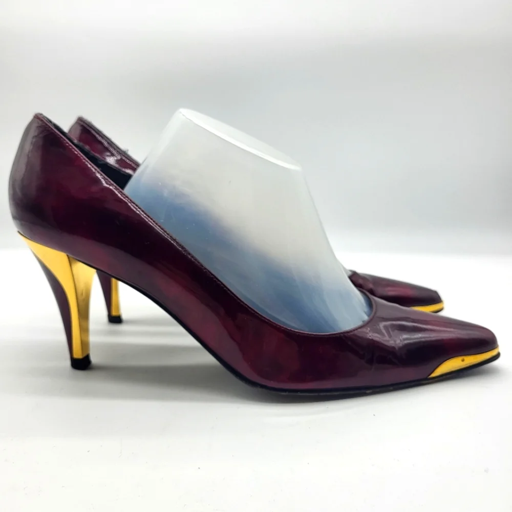 Stuart Weitzman burgundy marbled patent leather pointed toe with gold trim Sz 8 - Picture 2 of 14